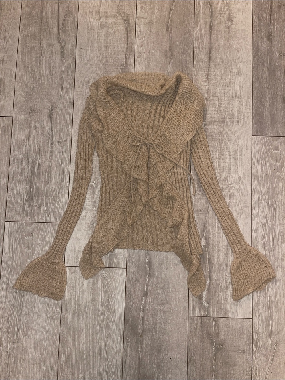 🪞🕊️NWOT Ribbed Ruffle Sweater Light Tan Knit Soft Cashmere Blend XS/Never Worn🪞